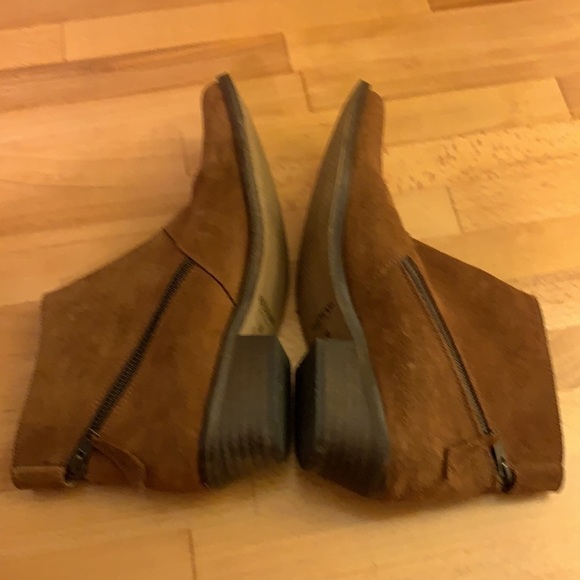 Gee Wawa Suede Pointed Toe Booties 7.5 - Picture 3 of 10